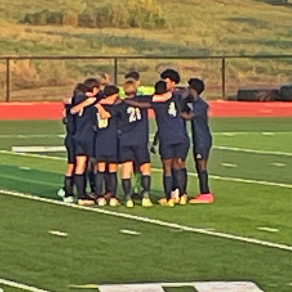 Hanging tough &amp; finding a way early in the season.  
Chiemeka Osuagwu -> Deagen Loomis for the Golden Goal 
<a href="/LSWTitanSoccer/">LS West Titan Soccer</a> @metrosports_mk
