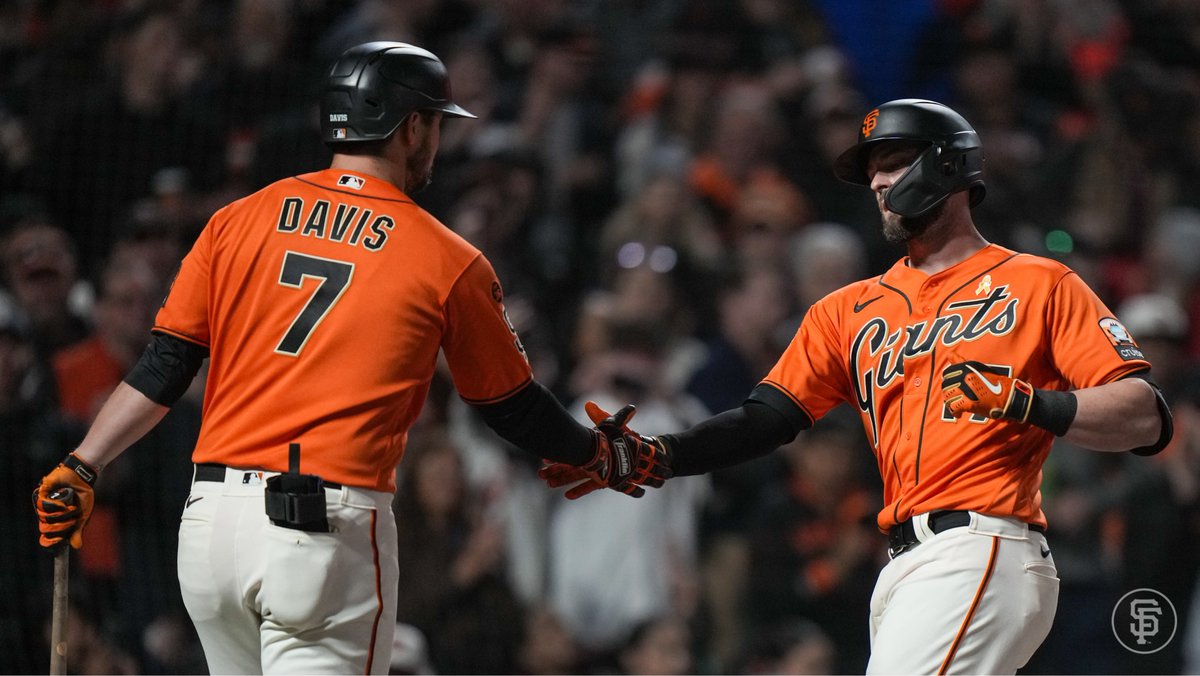 SFGiants's tweet photo. You got like 1,209 feet of air that time https://t.co/IO6eAv8AiD