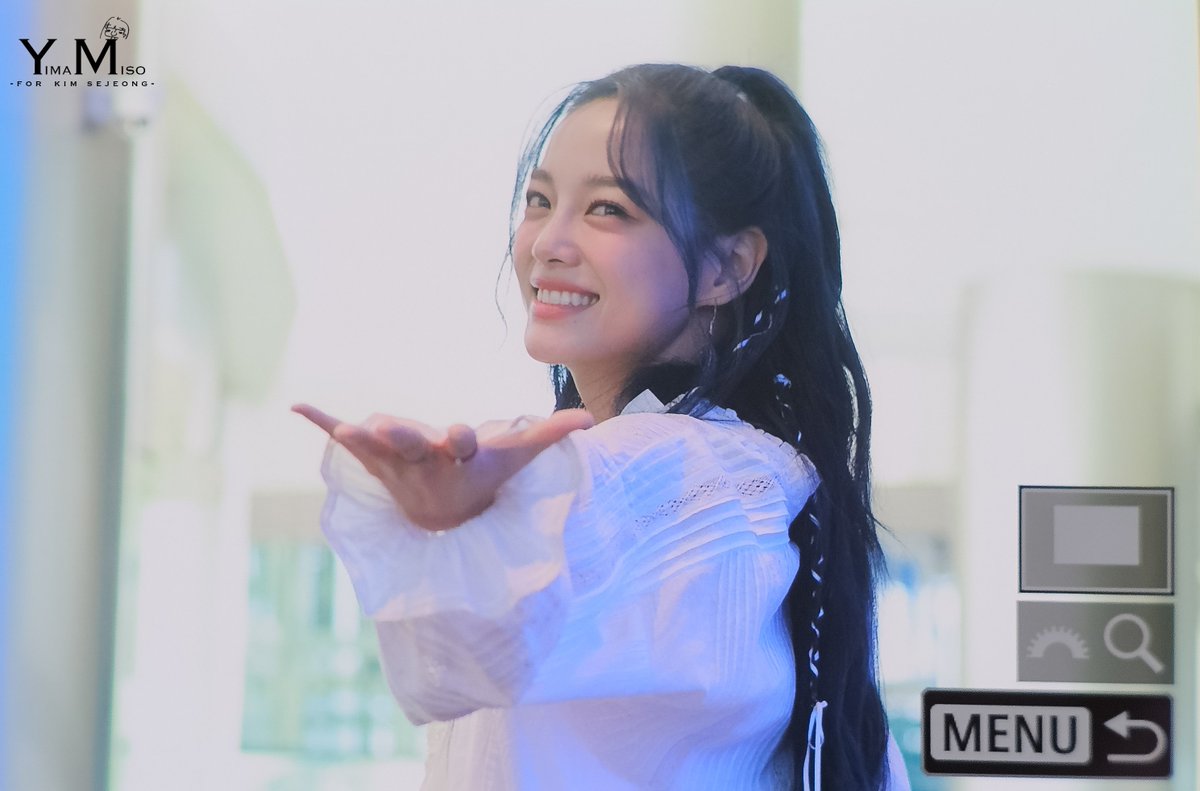 230909
갑자기 도도도도도ㅗ도돋

#세정 #김세정 #sejeong #kimsejeong