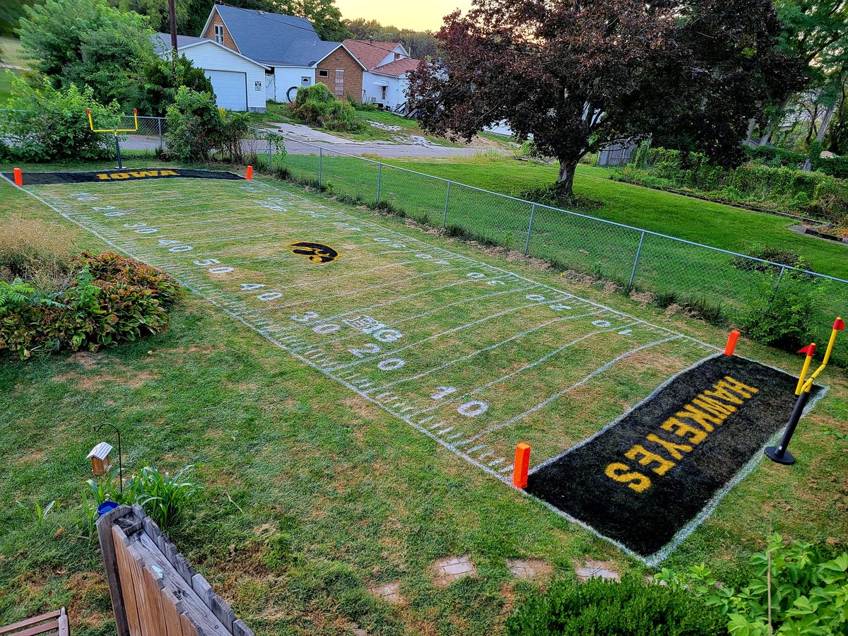 bphawks12's tweet photo. My backyard Kinnick Stadium 🔥 https://t.co/0djNy6gAp9