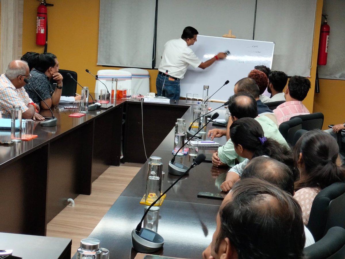 FollowBhub's tweet photo. 🚀 Successful session on sales &amp; marketing, led by Mr. Sourendra Chaterjee, Business owner of Elastic Run, a unicorn startup! Participants gained priceless insights. 🌟

@IndustriesBihar @startup_bihar @SandeepPoundrik @ProfessorRana @Kumod2001 @CimpMedia @CIMPBIIF https://t.co/hvQe8zMMin