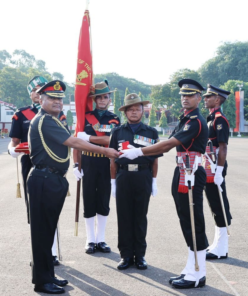 adgpi's tweet photo. General Manoj Pande #COAS reviewed the immaculate Passing Out Parade & commended the Cadets for their impeccable turnout & parade display. #COAS felicitated the award winners and exhorted the Young Officers to serve the Nation with Professionalism, Pride & Honour. 2/2

#OTAChennai
#PassingOutParade
#IndianArmy
#OnPathToTransformation

@artrac_ia