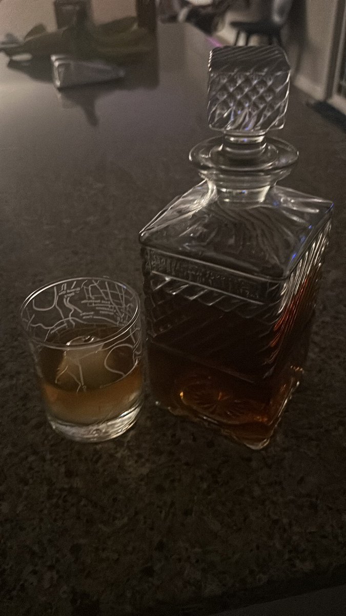 Gran_Bruto's tweet photo. Alright, first glass poured off the Infinity Bottle since around Memorial Day. Definitely beat the 5.5 bottle over kicker. Easily 10 bottles’ worth of shorts in there. Gave the decanter a healthy few shakes before pouring. It’s fantastic - both a bit hot and smooth. https://t.co/tNZvJwTSti