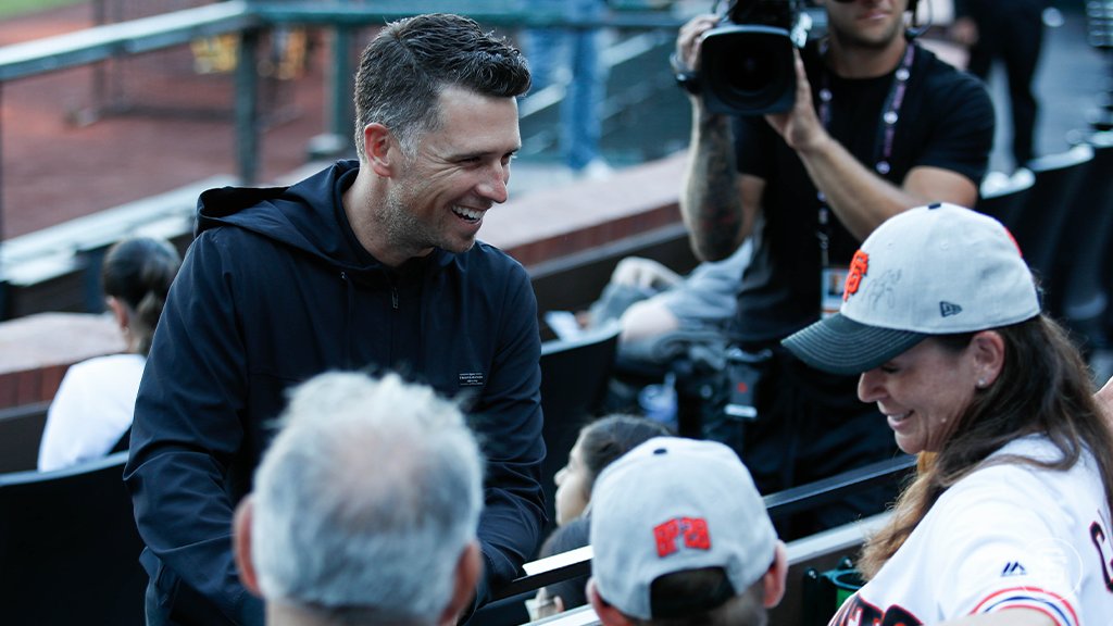 SFGiants's tweet photo. September is Childhood Cancer Awareness Month. Tonight, the #SFGiants honored the children and families who are battling this dreadful disease. The Giants are committed to raising awareness and funds for the fight against pediatric cancer 💛 https://t.co/HWwPUeQeKq