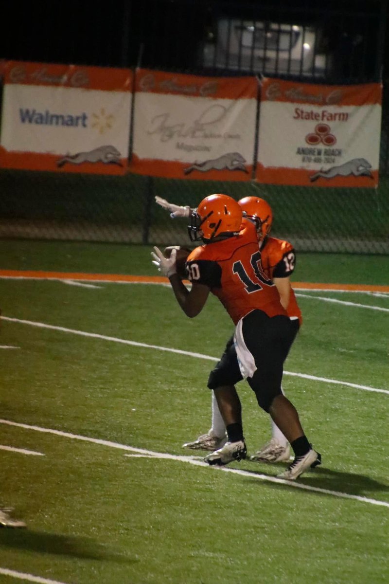 Gimme the ball coach I’ll give you six🧡🖤