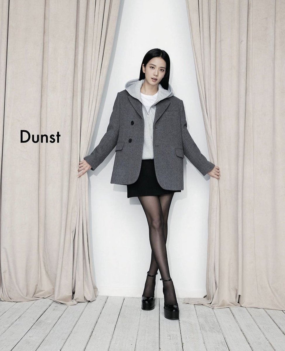 Licand19042000's tweet photo. #JISOO x #Dunts 📸👜 2023 #KimJisoo https://t.co/L1FcmcKqUC