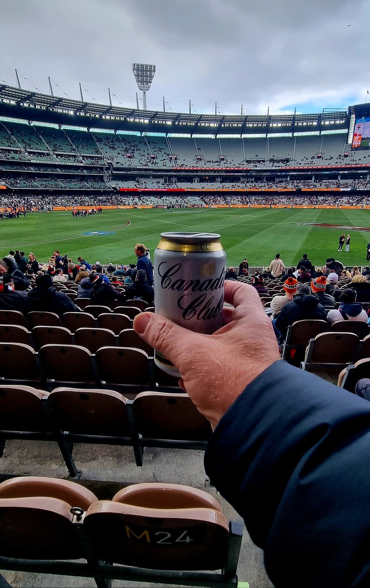 PieNorthern's tweet photo. Here we go again! #Cheers #GoFooty https://t.co/Ep3sh9oRZR