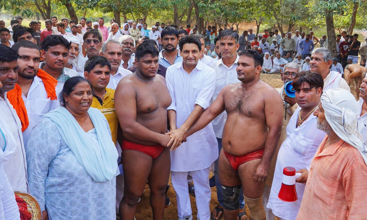 DeependerSHooda's tweet photo. रोहतक में… https://t.co/H7QEPo4T9T