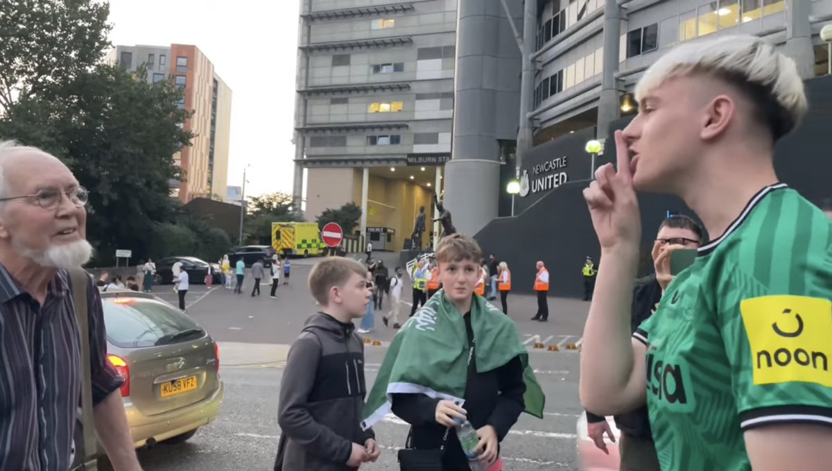 KhabsUK's tweet image. ive honestly never been so embarrassed to be a newcastle fan in my 25 years of supporting them

this is sad and weird and honestly isnt worth any amount of success we may get i dont care