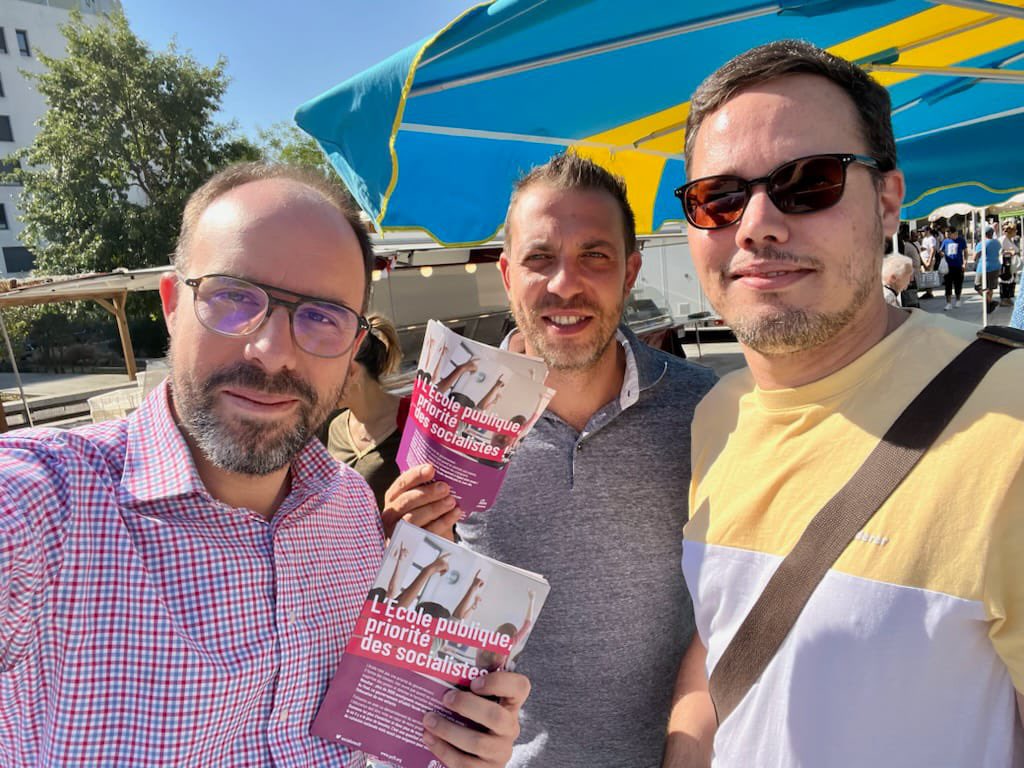 socialistes31's tweet photo. Comme à #Toulouse #Colomiers #Ramonville les @socialistes31 à votre rencontre pour parler éducation et présenter les actions menées dans les communes, au département et à la région. Notre boussole : justice sociale et égalité des chances pour tous les jeunes ! @partisocialiste https://t.co/rEmVnMl8nR