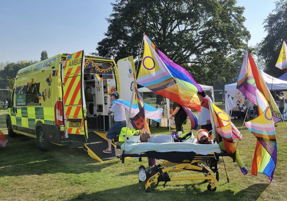 Members of our <a href="/EMAS_LGBT/">EMAS LGBT+ Network 💙</a> are at Derbyshire Pride today. They are sharing important info with visitors re how and when to call 999, demonstrating how to save a life through CPR, and talking about the careers available at EMAS. Do give them a wave or say hello if you see them 👋