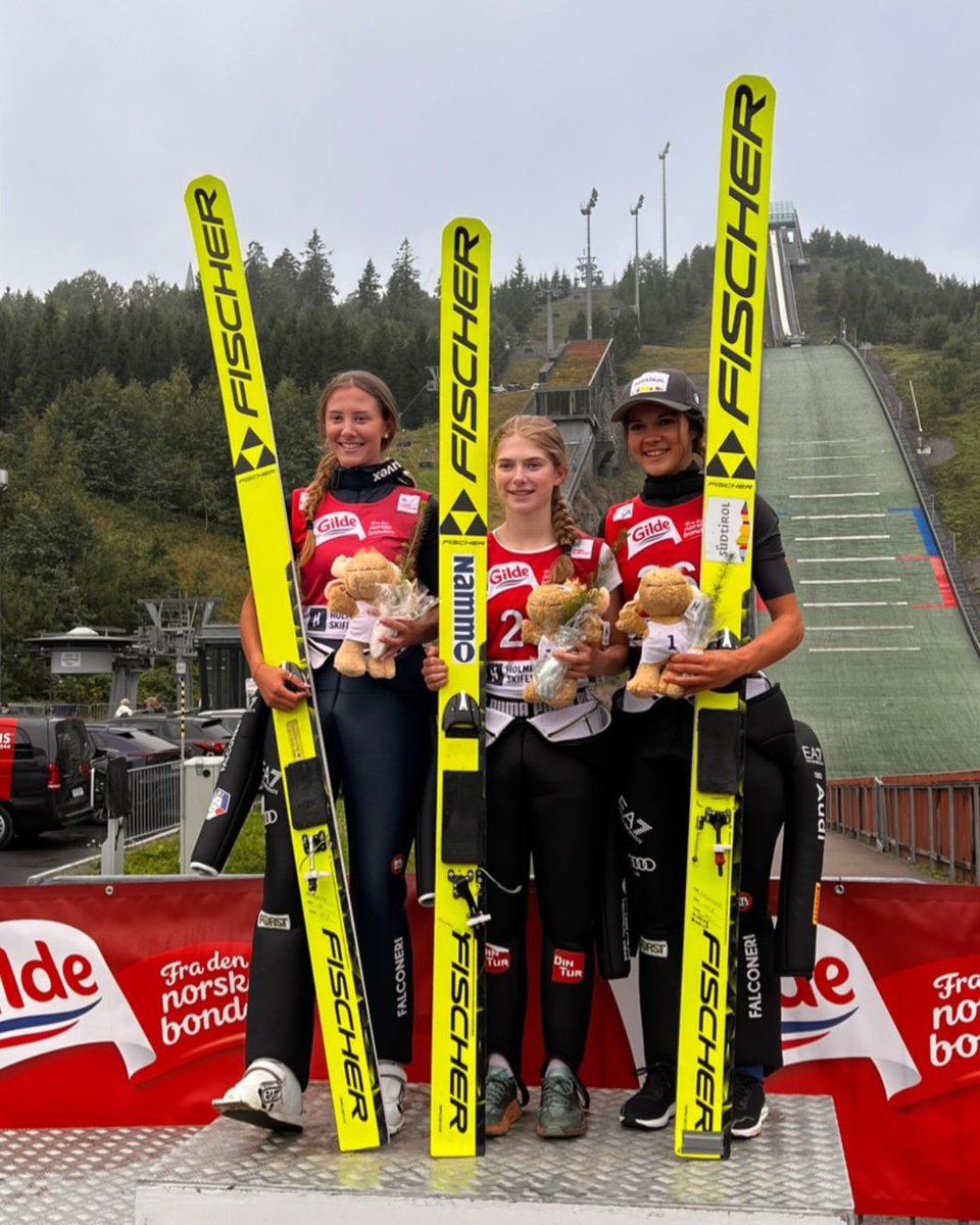 Todays podium to brighten your day 😁 Ingvild became the youngest Norwegian winner on the COC level 👏🏻 #skijumpingfamily