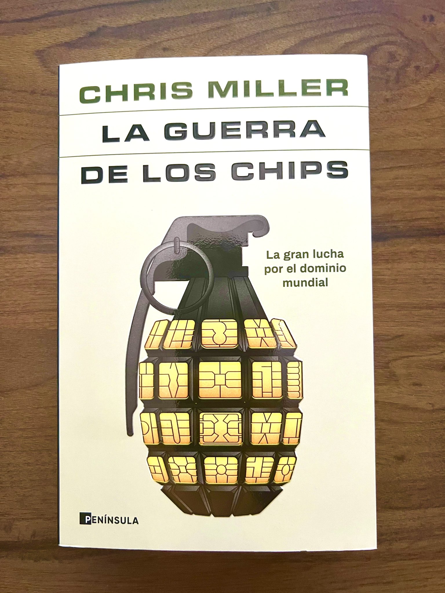 Luis Miguel Ortiz on X: ¡Librazo para todo el mundo que quiera conocer la  guerra por la producción de chips a nivel mundial y la industria de los  semiconductores! Muy recomendable y