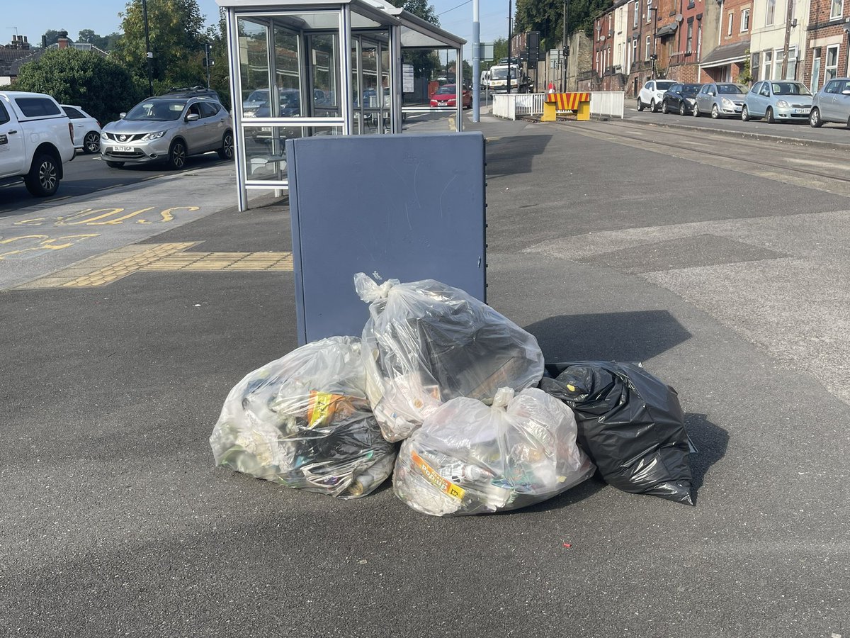 Community & environmental activities this week. River monitoring on the Loxley for Sheffield River Rangers and clearing rubbish with Loxley and Wisewood Litter Pickers. 🌿 #sheffield #lovewhereyoulive #environment #community #rivermonitoring #litterpicking