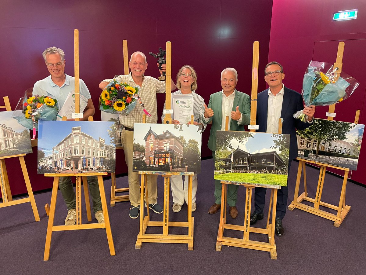 CODAapeldoorn's tweet photo. Vanmorgen opende wethouder Peter Messerschmidt in CODA officieel de Open Monumentendagen in Apeldoorn. Het thema is dit jaar ‘immaterieel erfgoed’. Aansluitend reikte hij de Restauratieprijs en de fotoprijs van de Stichting Apeldoornse Monumenten (SAM) uit. #OMD2023 #apeldoorn https://t.co/mk4I6u9CnM