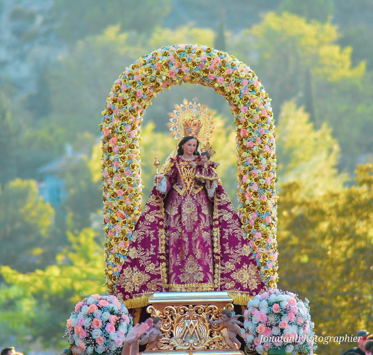 😃 Imágenes de nuestro servicio de ayer, donde tuvimos el placer por un año más de seguir estando al lado de nuestra Patrona y nuestro pueblo, colaborando en la bajada desde su Ermita en la Atalaya hasta la Basílica de la Asunción #Cieza.

Fotos Jonatan Fotographier.
