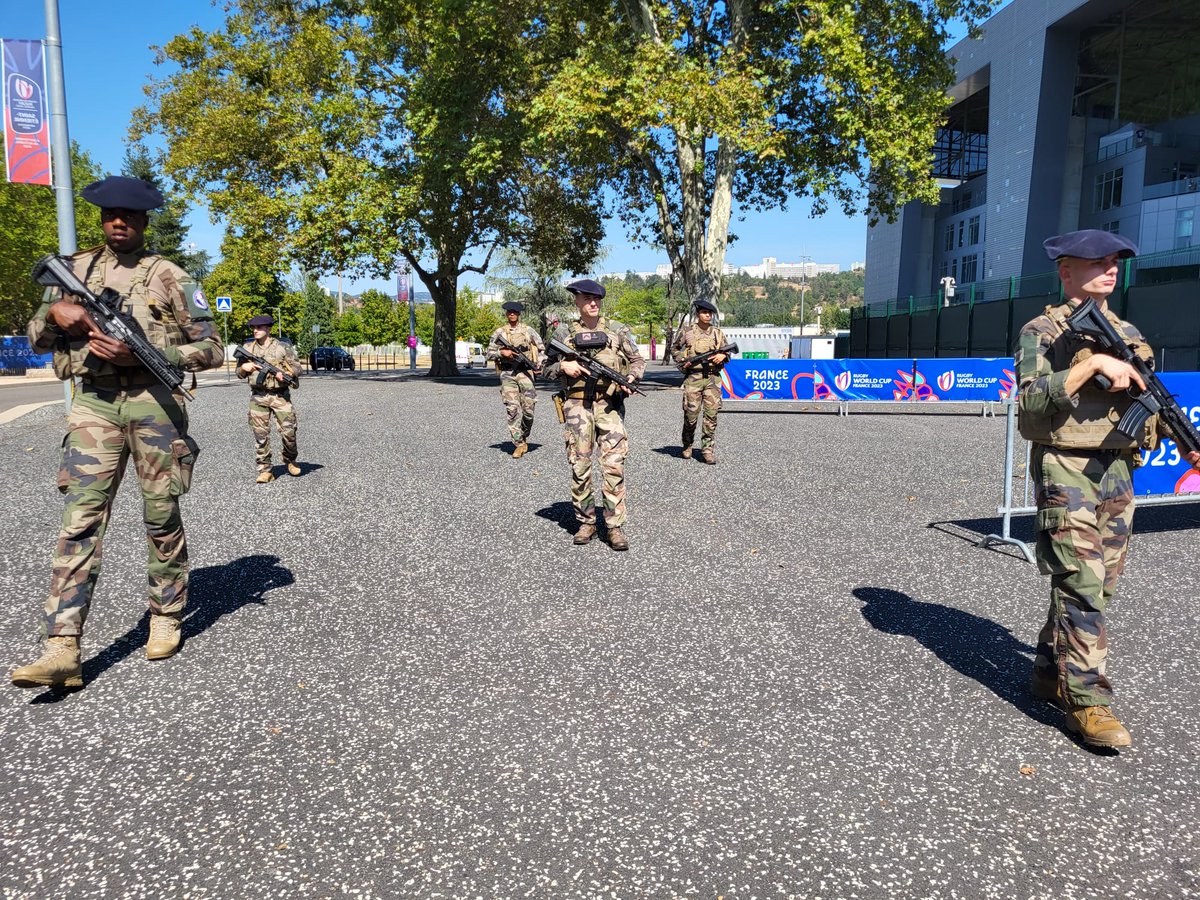 Tous derrière les Bleus pour la coupe du monde de rugby ! 🏈
On peut être fan et rester vigilant en poursuivant la mission à Saint-Etienne. 🇨🇵
#LaMissionContinue #CMR2023 #RWC23 #ITANAM