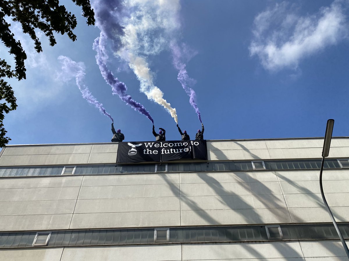 Stadt für alle! Freiraume erkämpfen!
#Hausbesetzung von <a href="/NoFuture_muc/">NoFuture</a> im Ramen der #blockIAA Aktionstage!