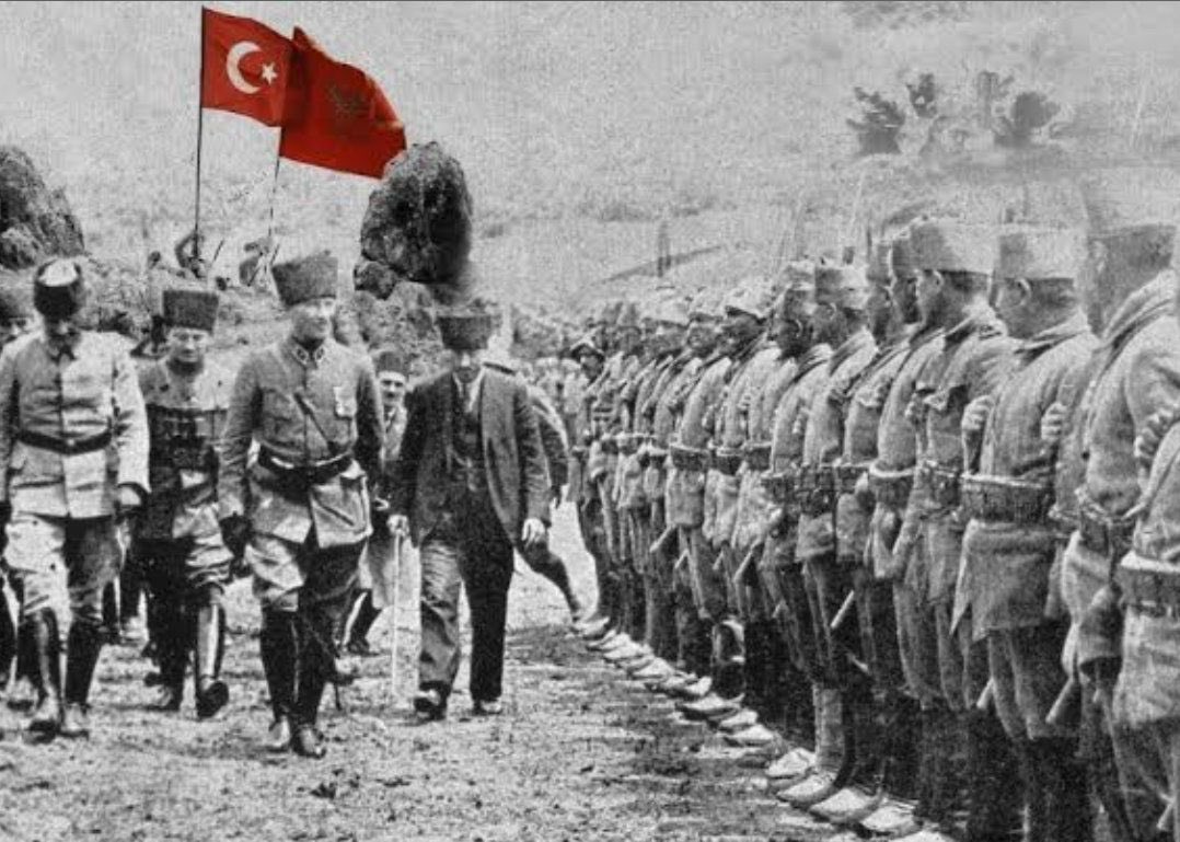 'Bütün dünya duysun ki, Efendiler; Artık İzmir hiçbir kirli ayağın üzerine basamayacağı kutsal bir topraktır.' Gazi Mustafa Kemal ATATÜRK 9 Eylül İzmir'in kurtuluşu kutlu olsun! #9Eylül1922 #9eylul