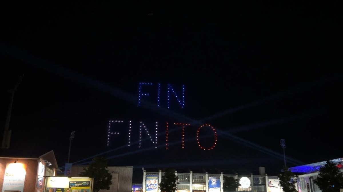 Aus dem #Kiel Blog: Fin Bartels Abschied: Lasershow &amp; Drohnenshow über dem Holstein-Stadion welovekiel.com/de/fin-bartels…