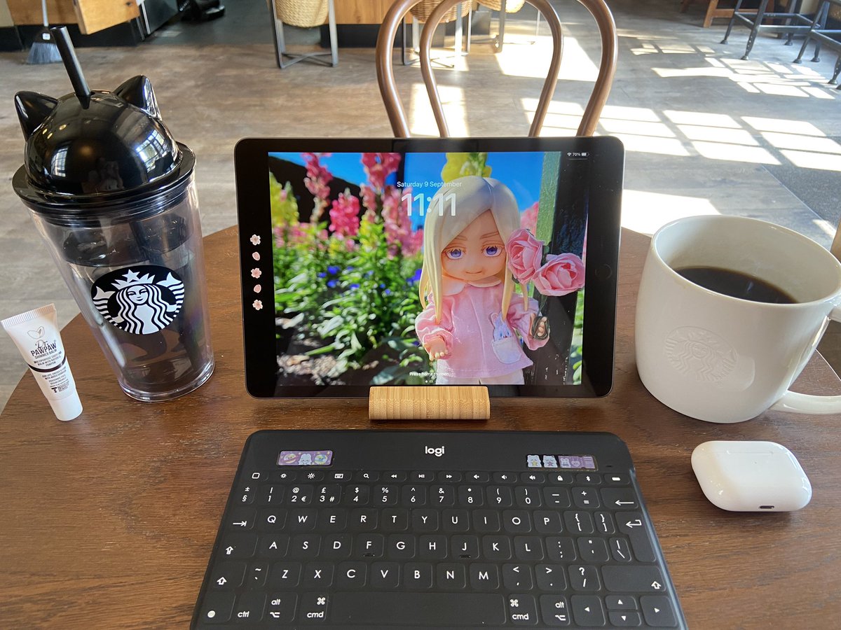 I hope everyone is doing ok, I’ve not been around for a long time but I miss you all so much. And yes that’s <a href="/orlandonendos/">🌸💖 orlandonendos 💖🌸</a> baby as my desktop 🌸💖🌸