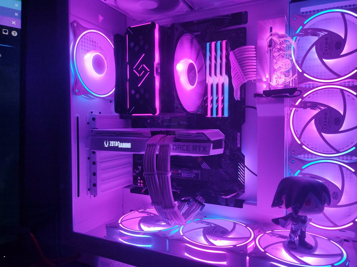 ItsDaxOff's tweet image. J'ai upgrade ma rtx 3070 zotac pour une 3090 rog Strix ducoup, merci pour vos conseils les frères