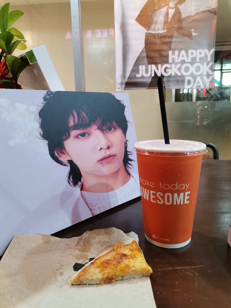 HYYH_inu13's tweet photo. Thank you so much @JinKookPH💜 for organizing such a memorable Cupsleeve Event for Jungkook's birthday! It's really worth it, and I had a great time at this event po💜
#AfterglowInSeptember https://t.co/S1SzFJvYWD