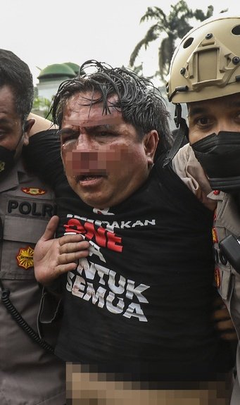 tukangrosok22_'s tweet photo. Gila ! Sungguh biadab, semacam ini harusnya dibiarkan. Caibong tak perlu membelanya 🤣🤣🤭🤭 https://t.co/X3Voa7F7zV
