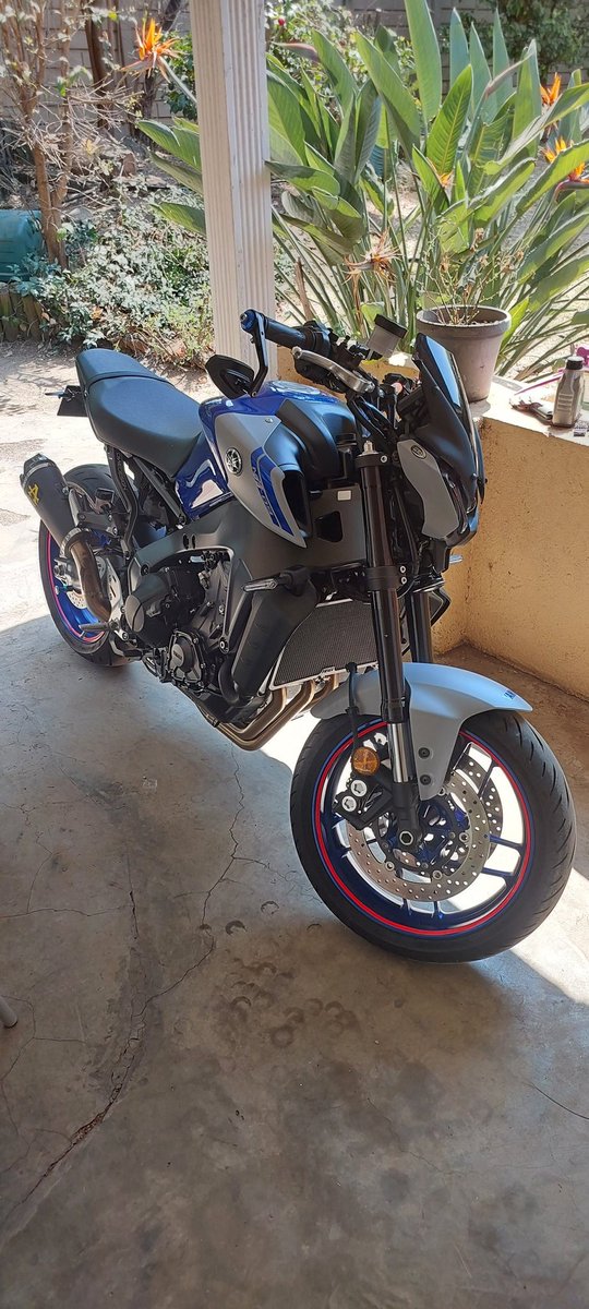 Preditor458's tweet image. New bike arrived today. Was sad to say good bye to my #yamaha R1, but already loving this new MT-09 😎