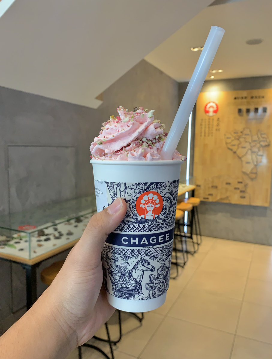 nabilfikran10's tweet photo. My very first time trying Chagee.

Ordered white peach snowy frappe. Sedap weh, it's so light and aromatic. https://t.co/XtE9C0ebPK