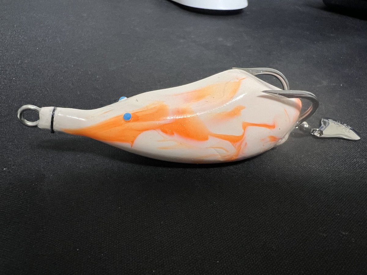 delheyze's tweet photo. 家にMのフックなかったからL で作った🙃
フックでかいけどオープンで使えばなんとかなるでしょ😼
中ゾウ 飛距離重視で24gにした

#ハネクラ
#ハネダクラフト
#HanedaCraft https://t.co/c6CG0U3nv6