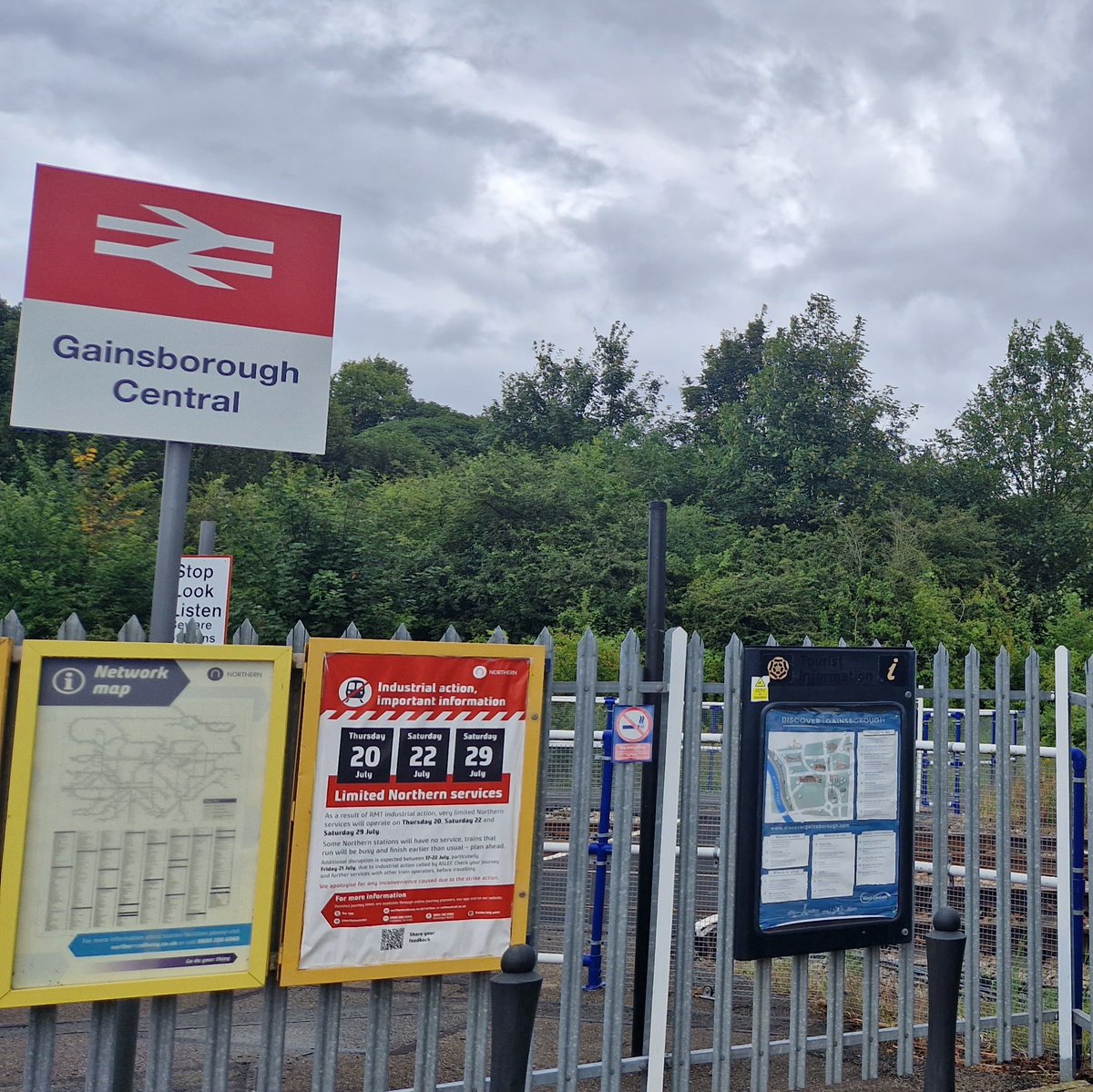 My latest video is now live on my YouTube video and this one covers the Brigg line. Served by just one train a day in each direction on weekdays only, some friends and I headed for Gainsborough to travel on this rarely used track

youtu.be/KRlZRQckPpk

#BriggLine #Gainsborough