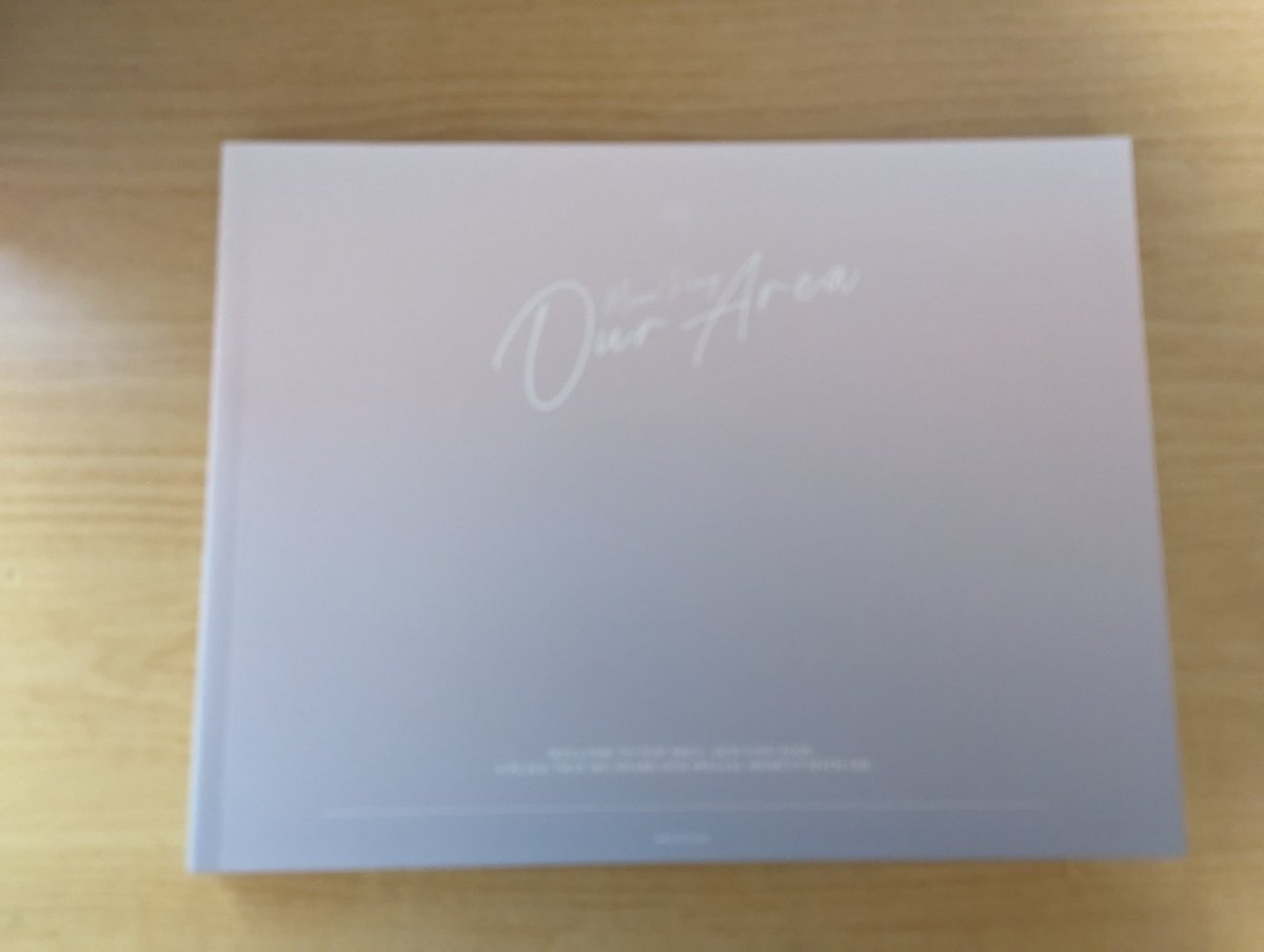 1204sodalite's tweet photo. PhotoBook届いた〜😊
アタフタしながら注文したから届くまでドキドキだった〜😅
ニヤニヤしながら観てます😍

#Meennicha8  @nichameen8
#PingKrittanun  @PKrittanun 
#MeenPing 
#OurArea https://t.co/ANl5o2Wx1c