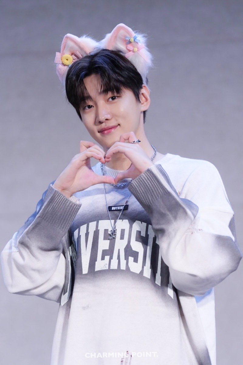 JCharming_point's tweet photo. 230909 미니레코드 ;
[PREVIEW]
🐱💜

#재찬 #JAECHAN #JCFACTORY https://t.co/YYCGTX0iCC