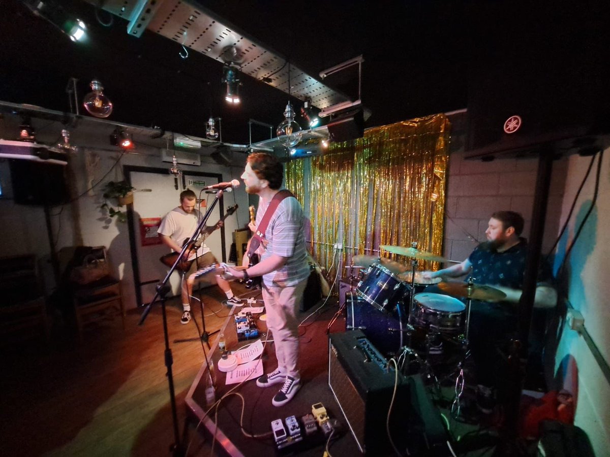 Class gig at Cafe etch last night.

More soon 👀