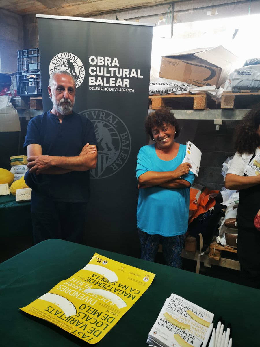 LenaSerraCapo's tweet photo. (1). Ahir la delegació de Vilafranca d'@ocbcat va organitzar un tast de melons al magatzem de  Ca na Sopeta i  va ser tot un èxit.  Més de 17 varietats de meló  es varen poder tastar i  posen en valor el conreu i els productes de la  nostra terra. https://t.co/Bks4MRhP7R