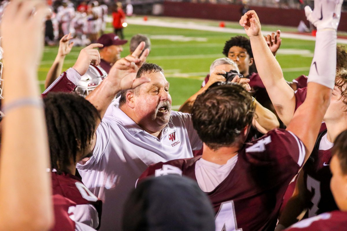 MetroNewsSports's tweet photo. Photo gallery: George Washington knocks off Hurricane, 17-14:

https://t.co/rmIjdkSUEP #wvprepfb 

(Photo gallery courtesy of Ben Queen/www.BenQueenPhotography.com) https://t.co/rDYZkcMVAD