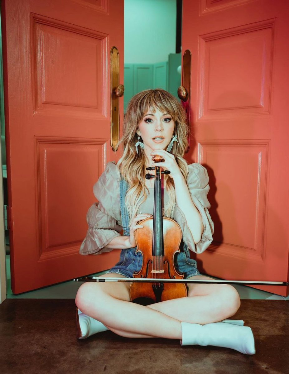 LindseyStirling tweet picture