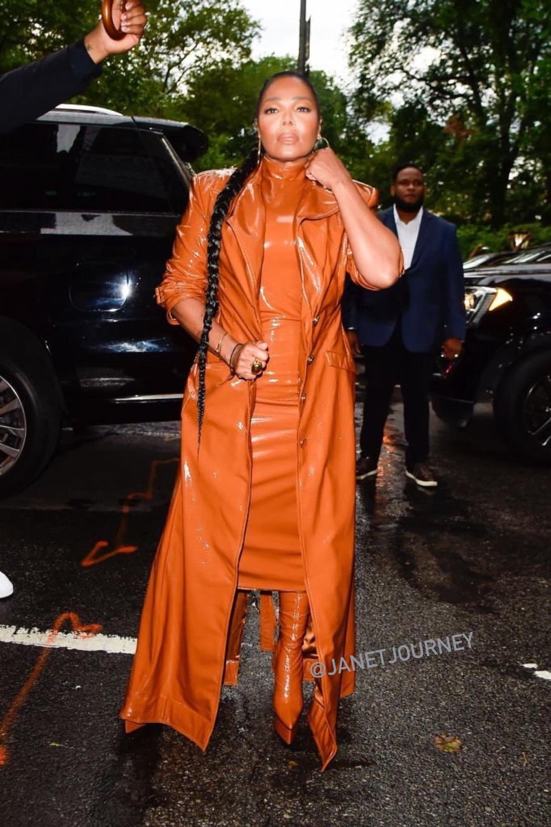 janetjourney's tweet photo. Janet Jackson attend the Christian Siriano SS24 Runway Show at The Pierre Hotel on September 08, 2023 in New York City. #JanetJackson #christiansiriano #love #fashion #fashioneeek #NYFW https://t.co/5QEje4i4F5