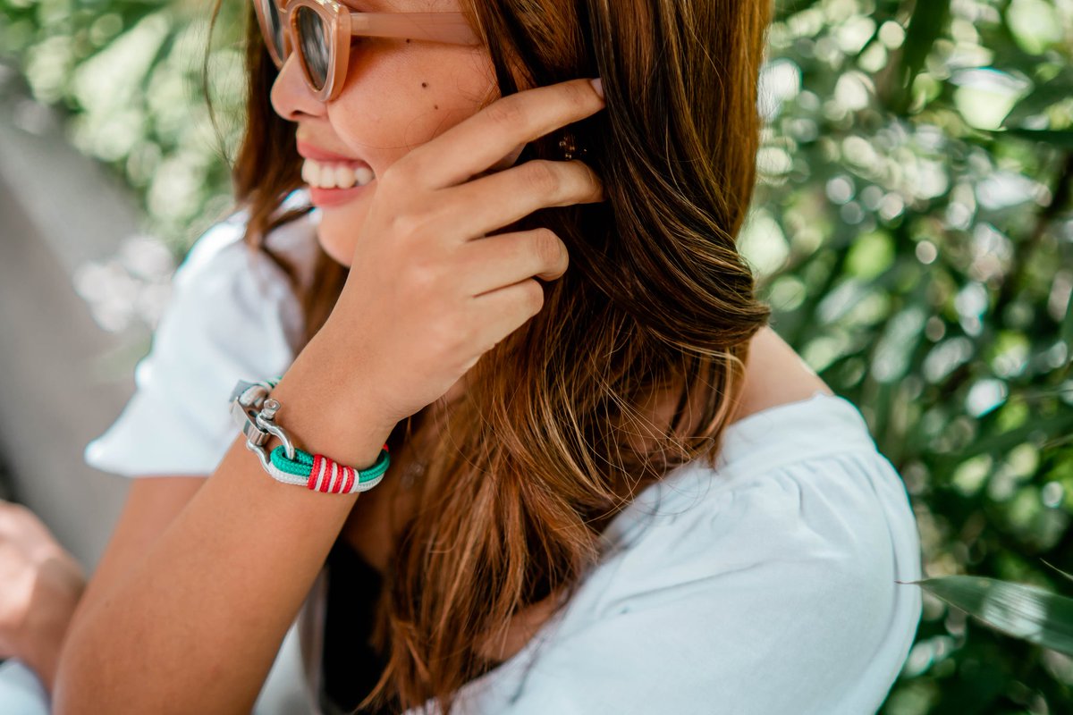 '⚓️ Elevate Your Style with Versatile Nautical Bracelets! 🌊 From casual to formal, these gems are your go-to accessory. Discover timeless elegance now! #NauticalElegance #BraceletEssentials #StyleVersatility #SeaInspiredChic #EveryOccasionAccessory #TimelessNautical' 🌟🐚