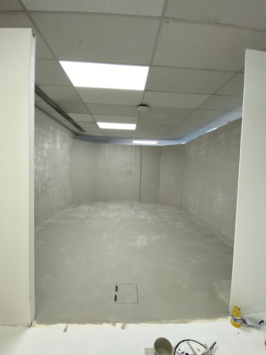 Setting up space <a href="/uhcreatives/">The School of Creative Arts</a> for #sbadoesherma wanted to link all my work with the colour of #newsprintpaper. Mixing colour by eye!