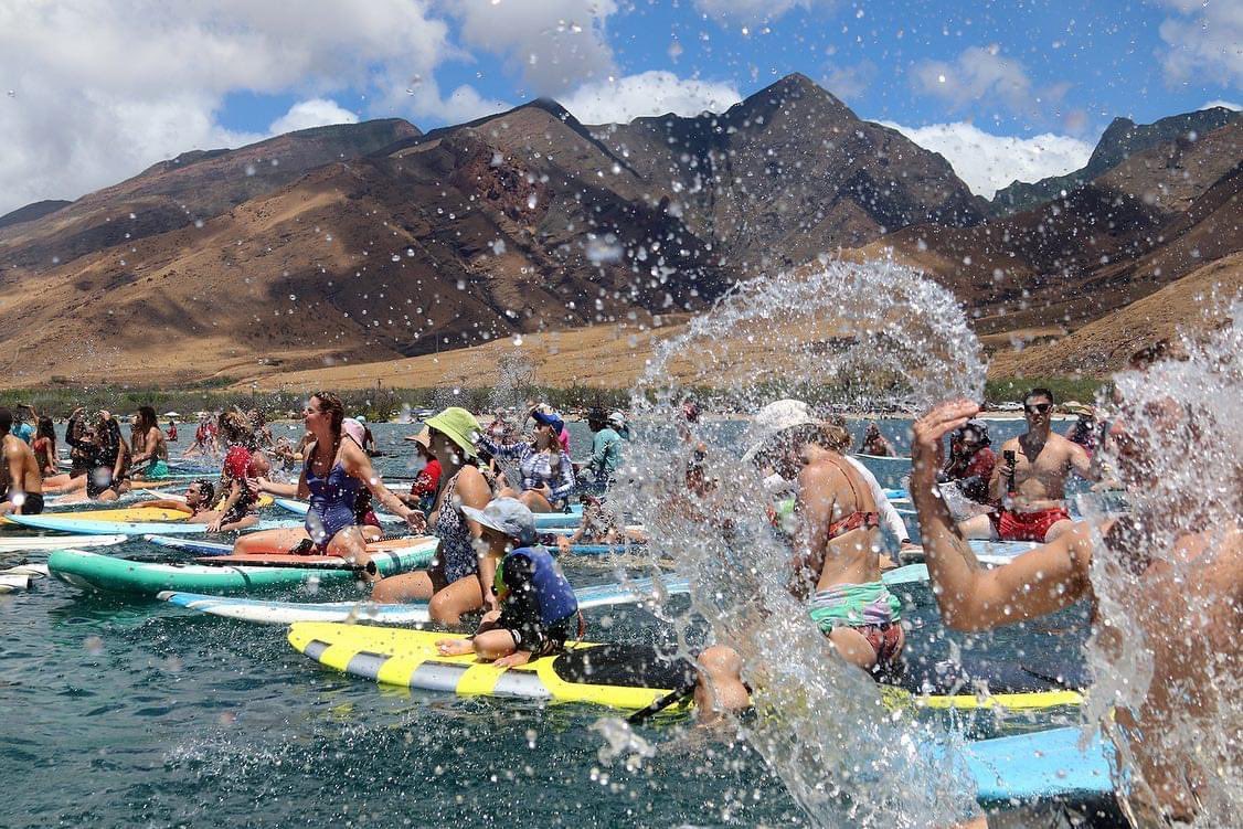 TikiTales's tweet photo. Could be the biggest paddle out ever? Today on Maui to honor Lāhainā ❤️🙏 

Photos Eric Aeder https://t.co/qsH0Lfnk5U