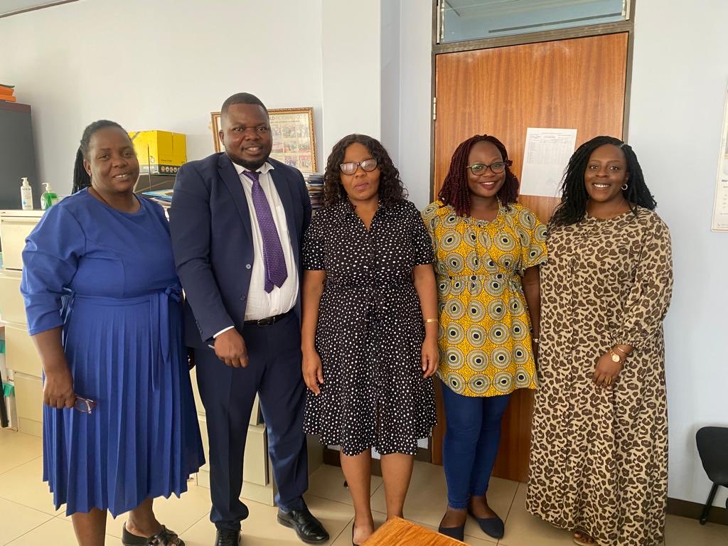 Peacekig's tweet photo. It’s been an amazing week meeting members of ⁦@GirlsNotBrides⁩ Malawi Chapter, and stakeholders working to address #childmarriage. Over the past few years #childmarriage prevalence in Malawi has reduced from 40% to about 37.7%. We are much stronger when we work together. https://t.co/iZJKczwgyy
