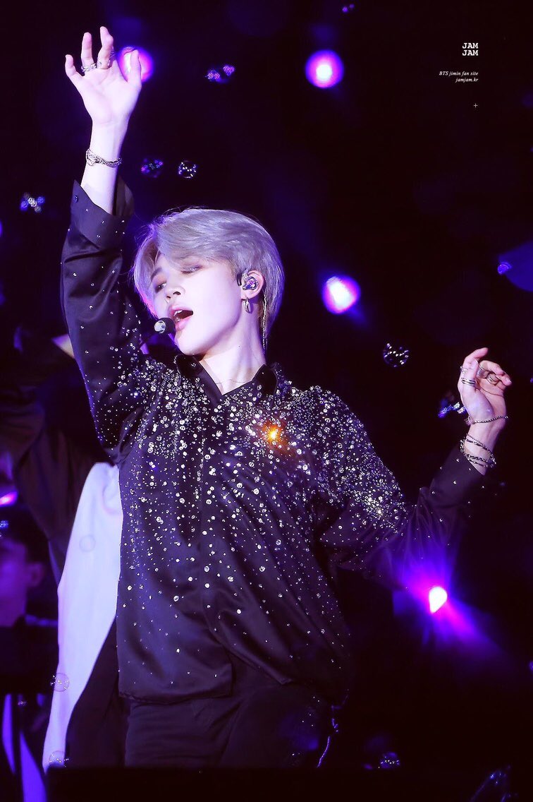 jimincorolla's tweet photo. 'K팝 명곡' 방탄소년단지민 '세렌디피티 6주년'-'라이 7주년' 축하 메시지 SNS 강타🌟
JIMIN OUR SERENDIPITY
#세렌디피티6주년축하해
#6YearsWithSerendipity
LIE BY JIMIN
#7YearsWithLie
#지민아_라이7주년축하해
우리지민이 늘 최고💛
PARK JIMIN JIMIN
PROUD OF YOU JIMIN
#JIMIN @BTS_twt https://t.co/XHP2i4Y2VL