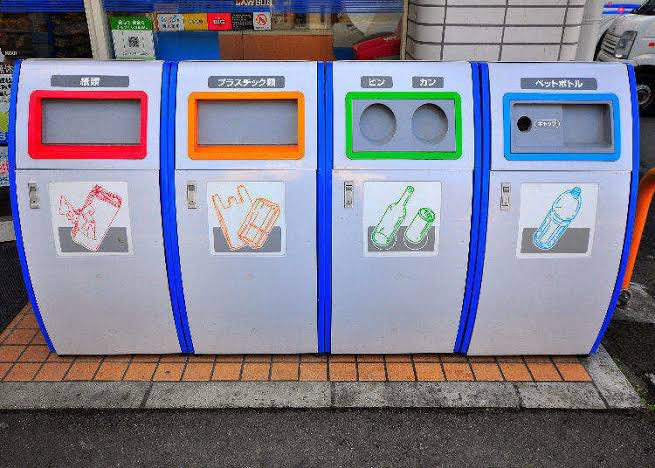 Future_364's tweet photo. @nocontxtnetijen gue berharap pemerintah sadar harus perbanyak dan bikin drop point pembuangan sampah di setiap tempat/RT yang disortir manual sama setiap orang, soalnya di sini tuh juga kekurangan banget tempat pembuangan sampah woi n ga jelas sortir jenis sampahnya semua asal dibuang n dicanpur https://t.co/OVfIPMW5AG