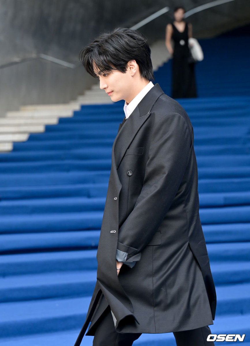 KIMJONGHYEON_TH's tweet photo. (❤️) 230909 2024 S/S Seoul Fashion Week

#KIMJONGHYEON #김종현 https://t.co/hIQElpLiJB