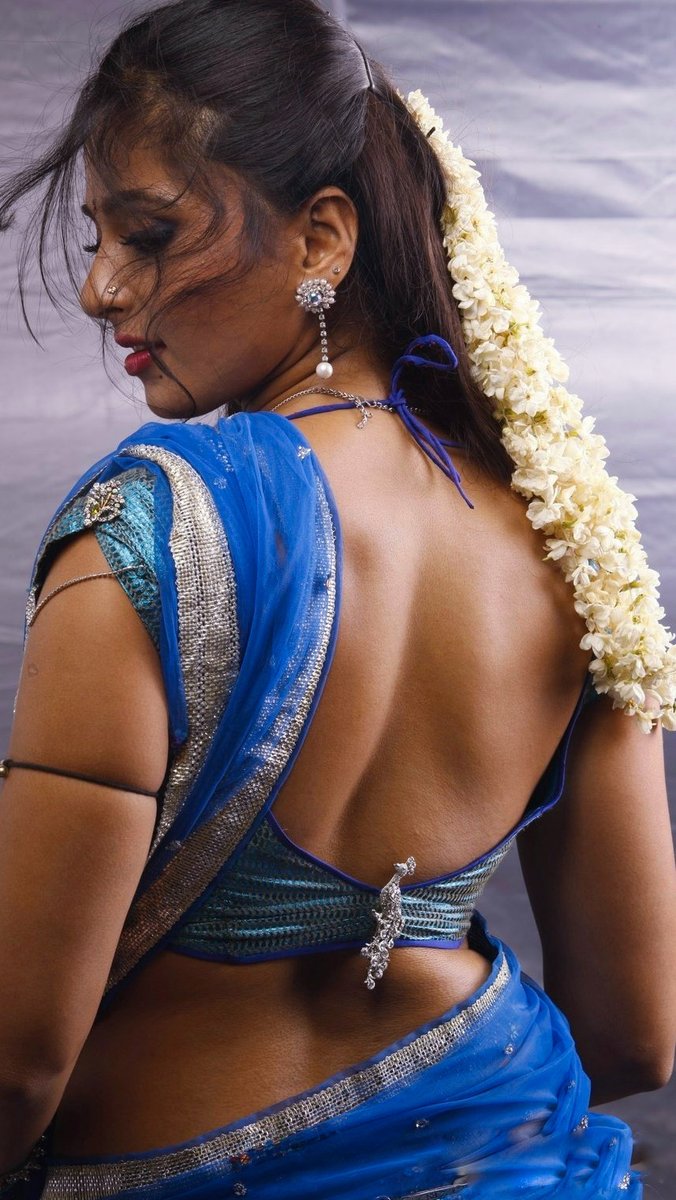 F5kG5Bra8AAe7B6?format=jpg&name=medium