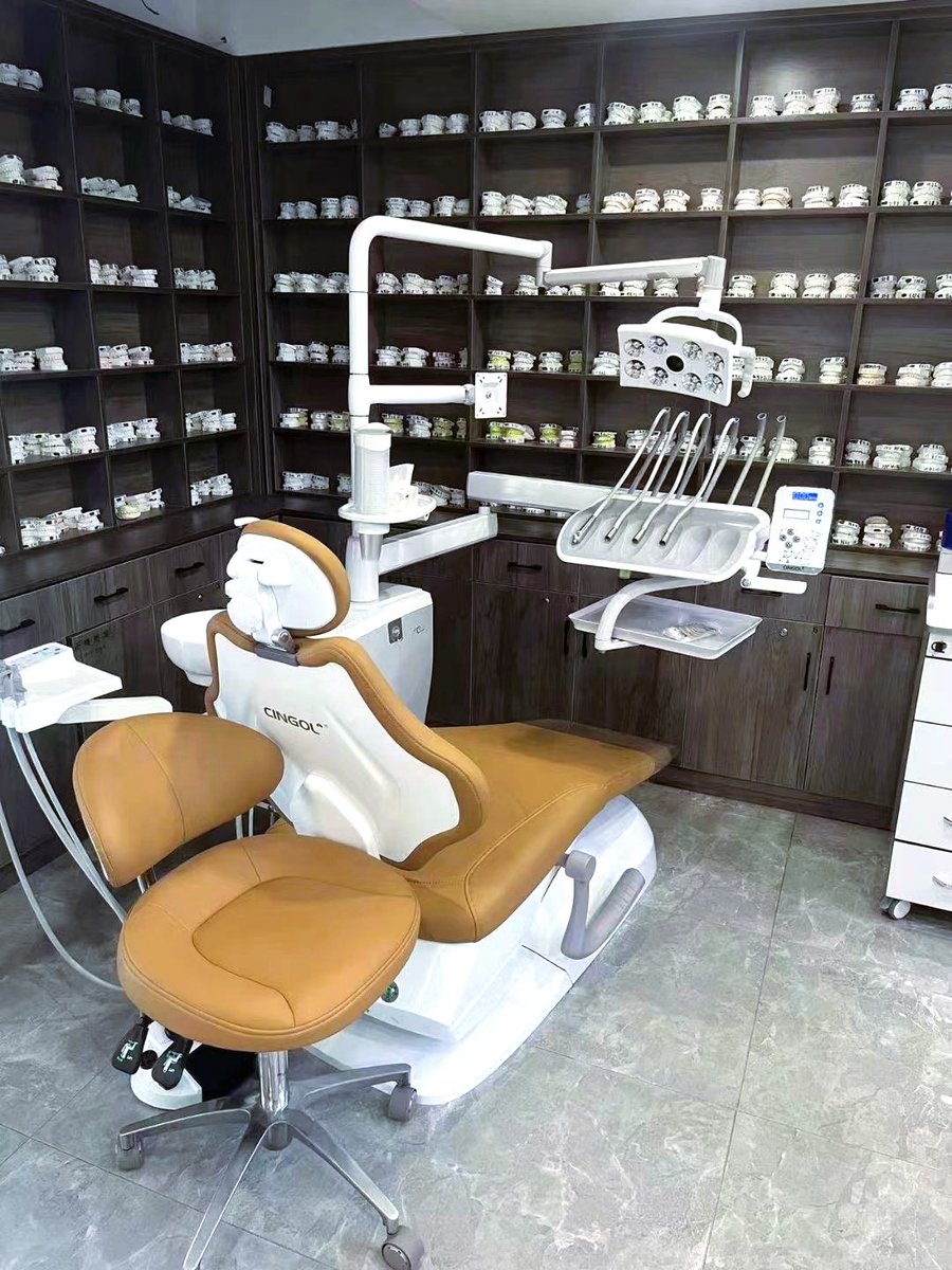 CingolMedicalSA's tweet photo. #CingolServiceTour in Guizhou City.  Jianglin dental clinic was built from traditional Chinese style design concept, The wooden exterior wall decoration and high cabinet design infuse this dental clinic with a strong Chinese medical atmosphere https://t.co/Yt1J2gPJKb