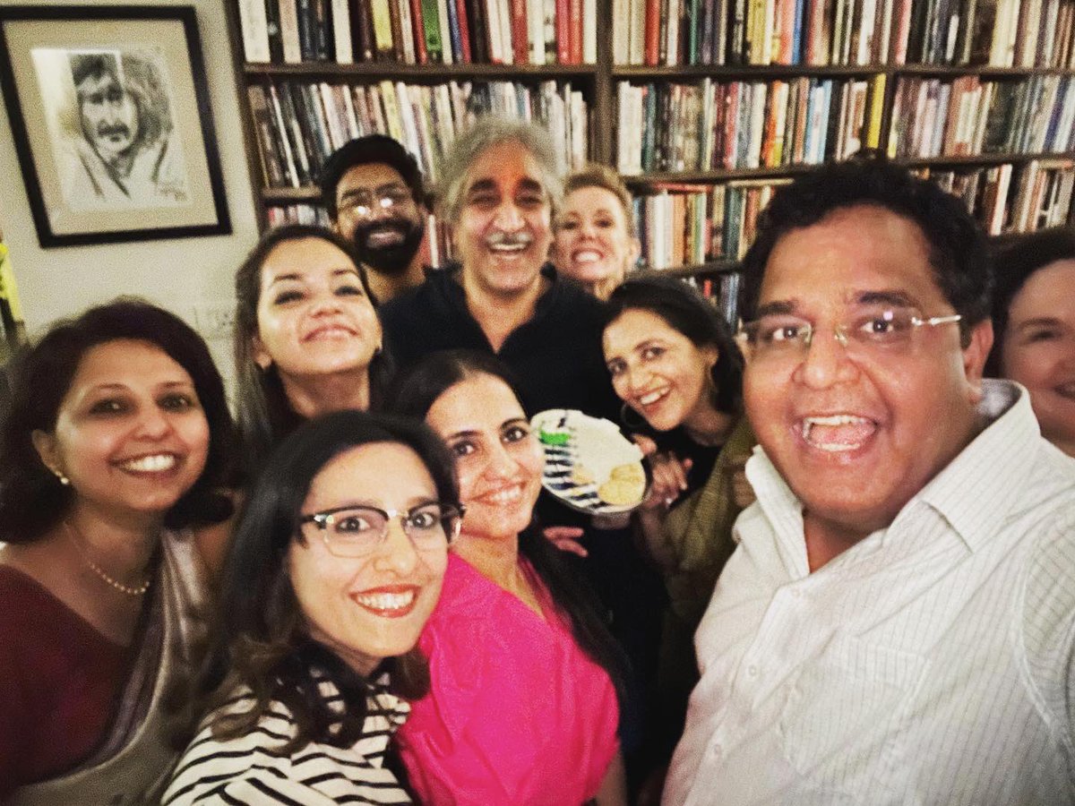 prernakalra's tweet photo. Reuniting with brilliant minds from my fintech/Paytm days at a social mixer after #GFF.
Made some new friends from #CGAP working on enabling women to become mainstream contributors to the GDP of Bharat.
@vijayshekhar @ditisholapurkar @shinjini9 https://t.co/qL9dmuDHBF