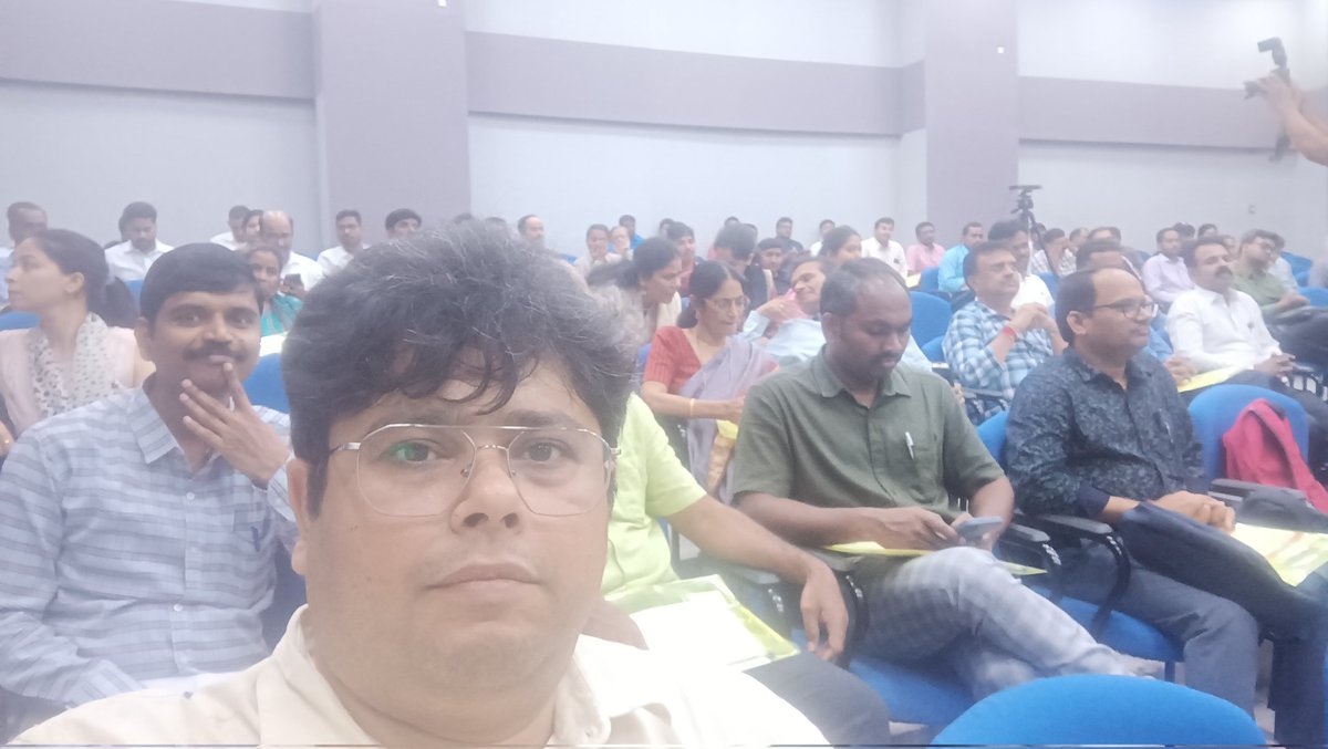 gandiv_arjun's tweet photo. 4th Conference of the Clinical Scientists on Research in Basic Medical Sciences . 2nd Session on Biosensors for Infertility @NMMTA_Assn . great scientific gathering
#MedicalMScRocks https://t.co/QUsc8VEBst